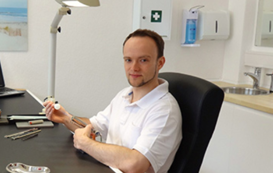 benjamin dickmann certified ophthalmic prosthetist germany